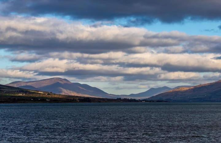 Skellig View Sunset Cliffs View Apartment Portmagee Eksteriør billede